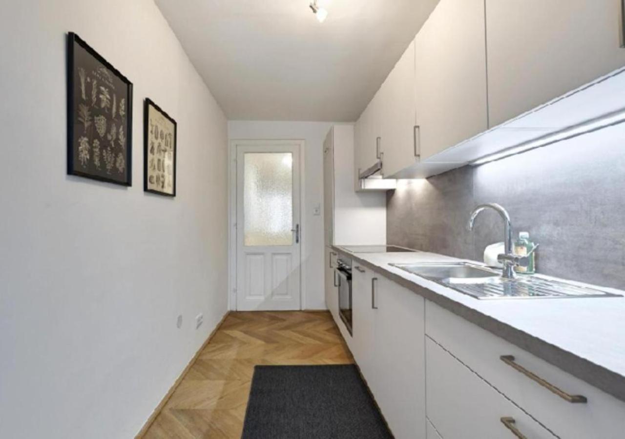 Luxurious, 2 Min To Casino And Roemertherme Baden Exterior foto